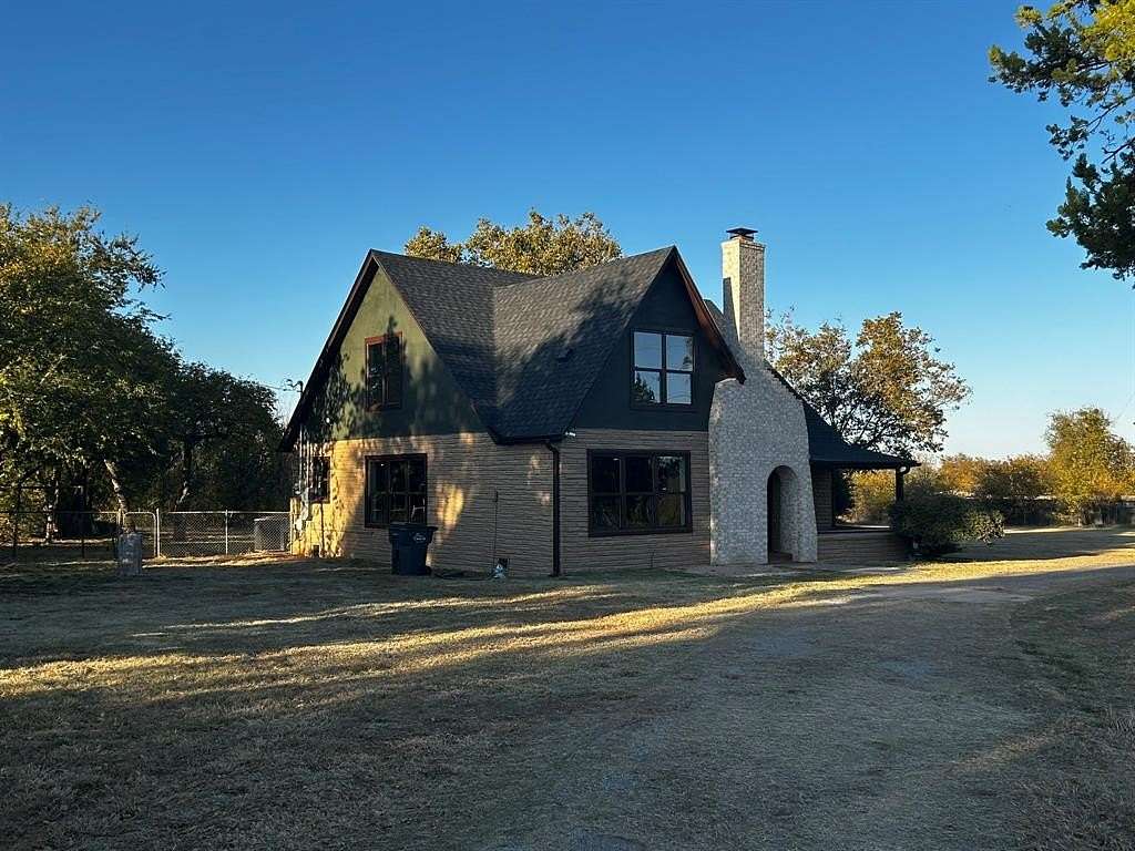 5 Acres of Residential Land with Home for Sale in Wichita Falls, Texas