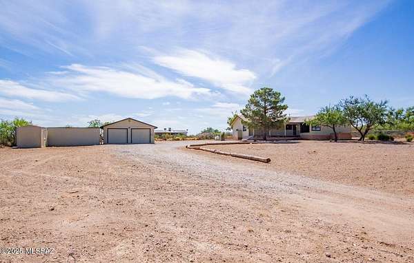 1.5 Acres of Residential Land with Home for Sale in Vail, Arizona