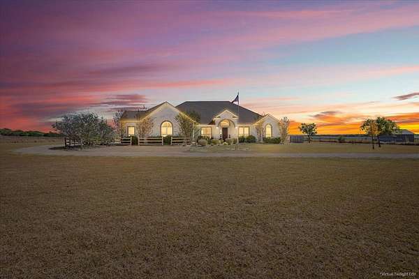4.5 Acres of Land with Home for Sale in Temple, Texas