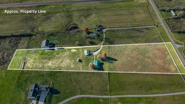 5 Acres of Land with Home for Sale in Nicholasville, Kentucky