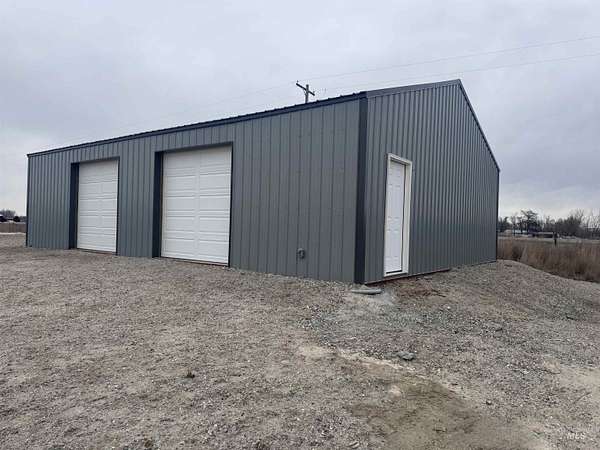 9 Acres of Residential Land with Home for Sale in Emmett, Idaho