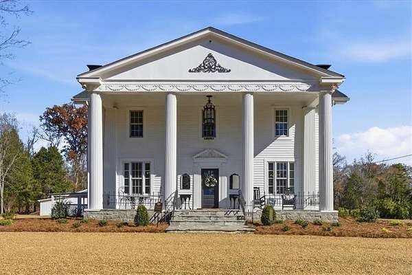 122 Acres of Agricultural Land with Home for Sale in Summerville, Georgia