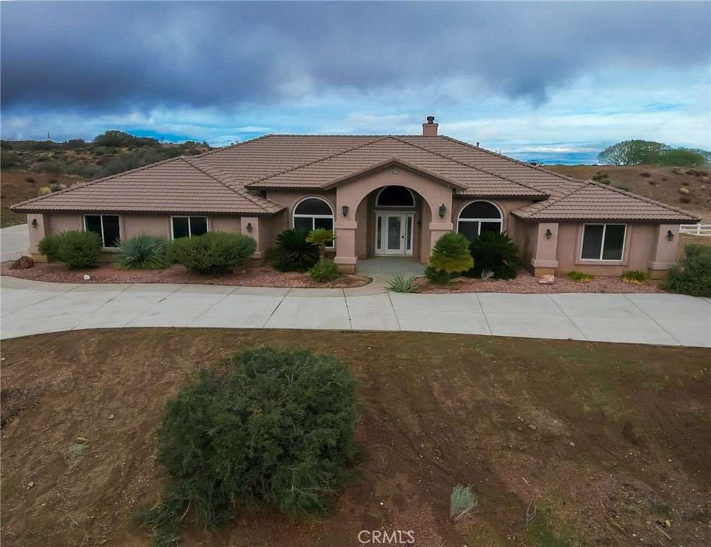 2 Acres of Residential Land with Home for Sale in Oak Hills, California