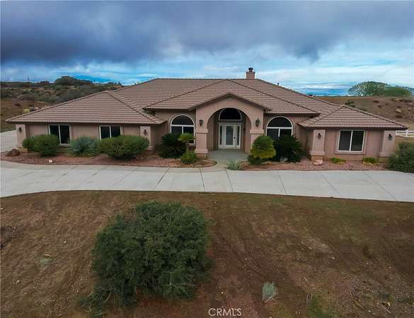 2 Acres of Residential Land with Home for Sale in Oak Hills, California