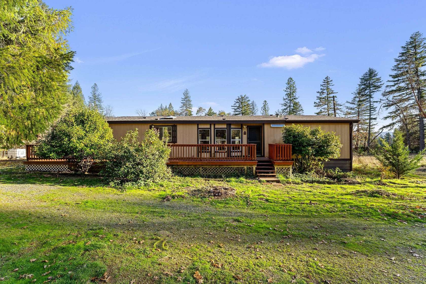 5 Acres of Residential Land with Home for Sale in Selma, Oregon