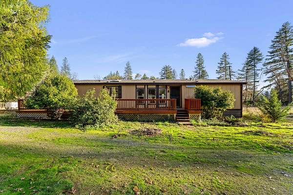 5 Acres of Residential Land with Home for Sale in Selma, Oregon