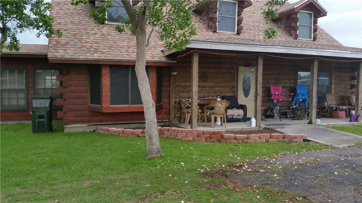 4 Acres of Residential Land with Home for Sale in Sinton, Texas