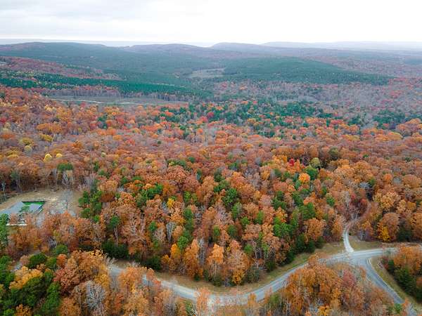 6 Acres of Residential Land for Sale in Signal Mountain, Tennessee