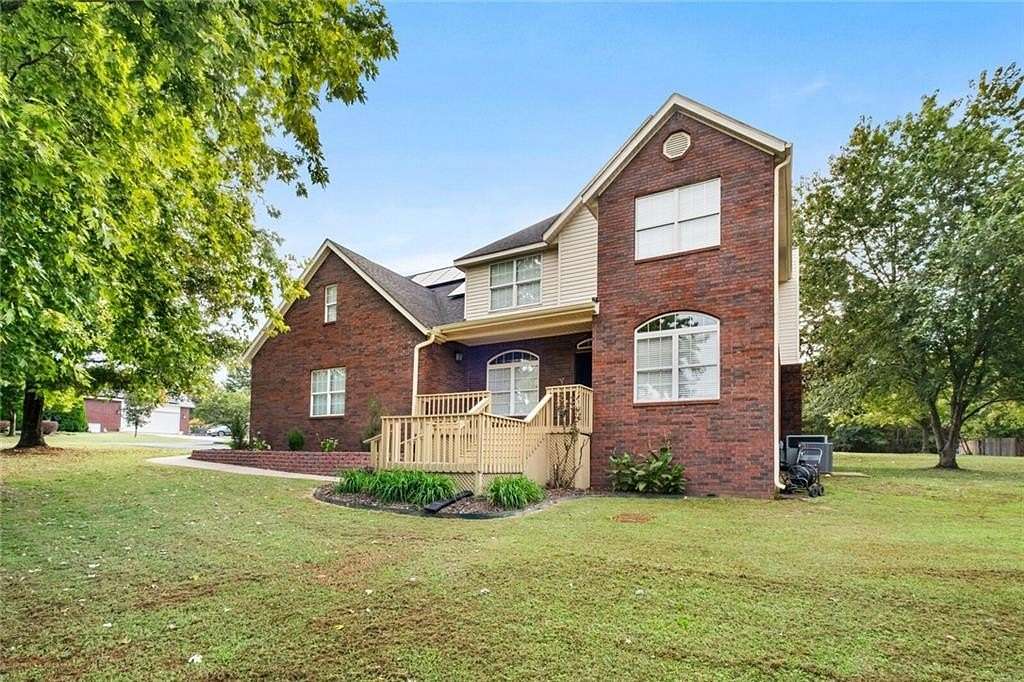 2 Acres of Residential Land with Home for Sale in Fayetteville, Arkansas