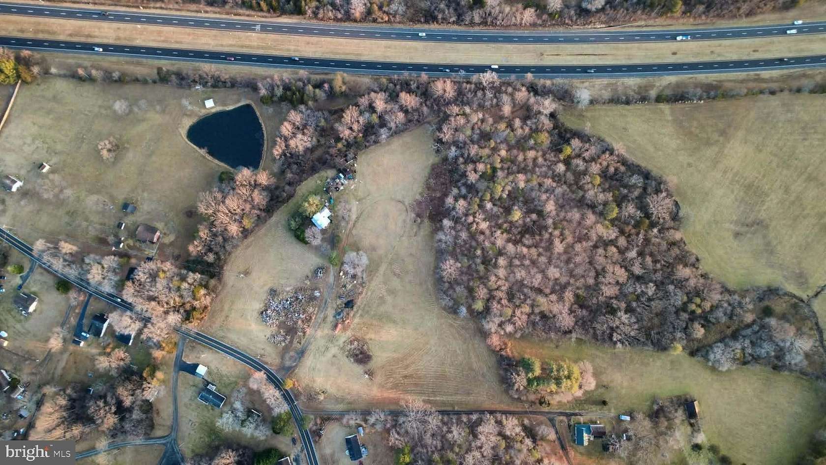 7 Acres of Improved Residential Land for Sale in Stanardsville, Virginia