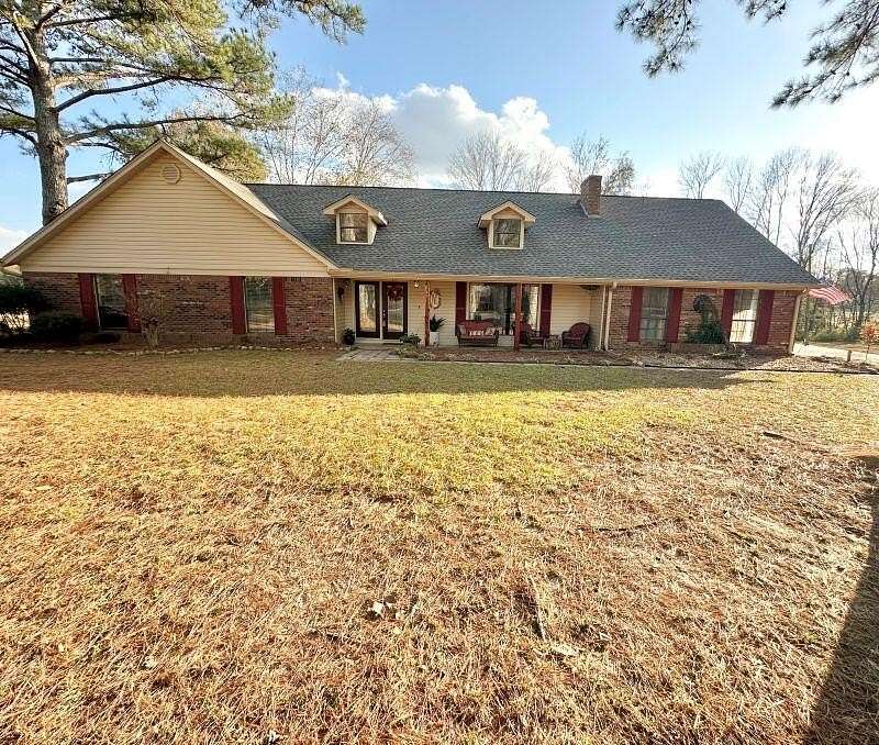1.6 Acres of Residential Land with Home for Sale in Tupelo, Mississippi