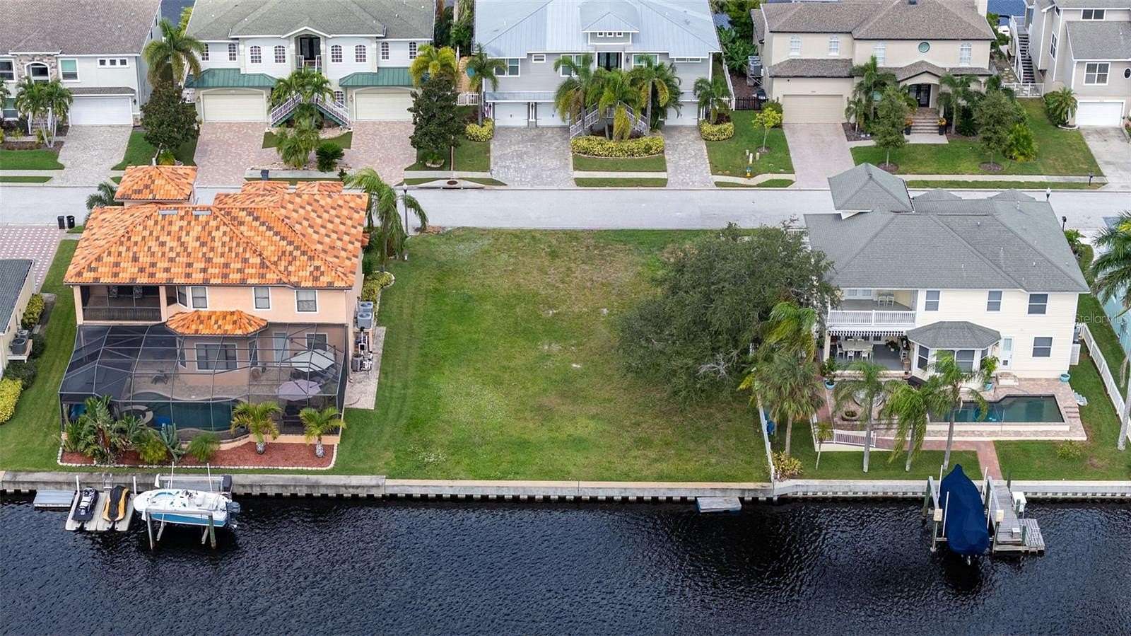 0.25 Acres of Land for Sale in Tarpon Springs, Florida