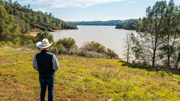 587 Acres of Recreational Land & Farm for Sale in Bradley, California