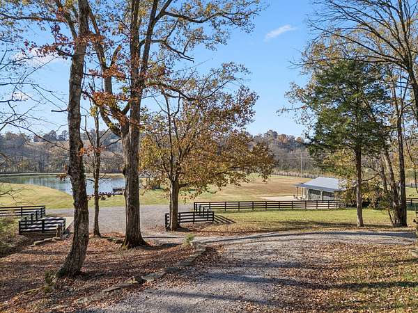 163 Acres of Recreational Land with Home for Sale in Pulaski, Tennessee