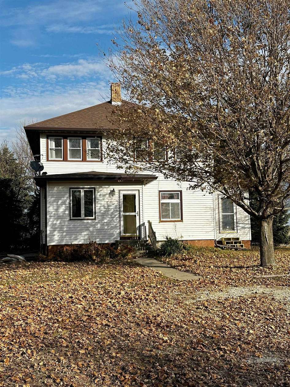 4.32 Acres of Residential Land with Home for Sale in Fonda, Iowa