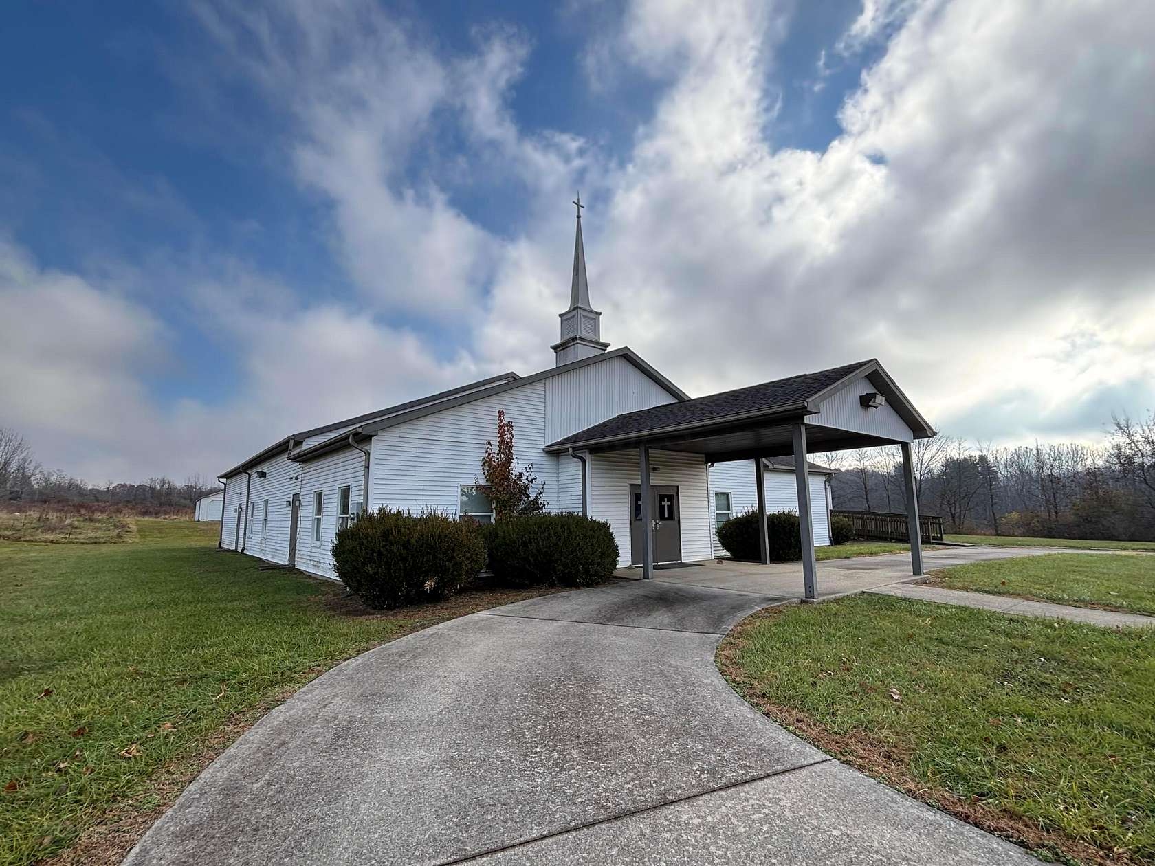 5 Acres of Improved Residential Land for Sale in New Lexington, Ohio