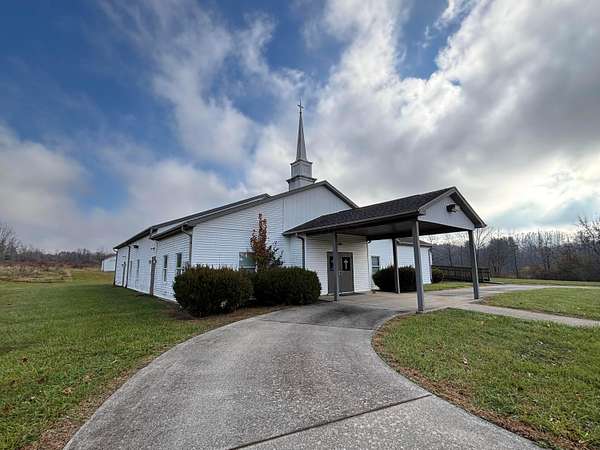 5 Acres of Improved Residential Land for Sale in New Lexington, Ohio