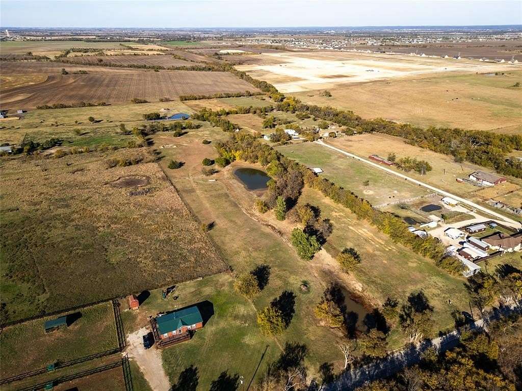 9 Acres of Land for Sale in Sanger, Texas