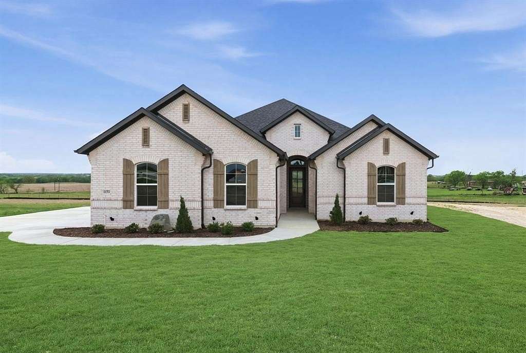 1.63 Acres of Land with Home for Sale in Decatur, Texas