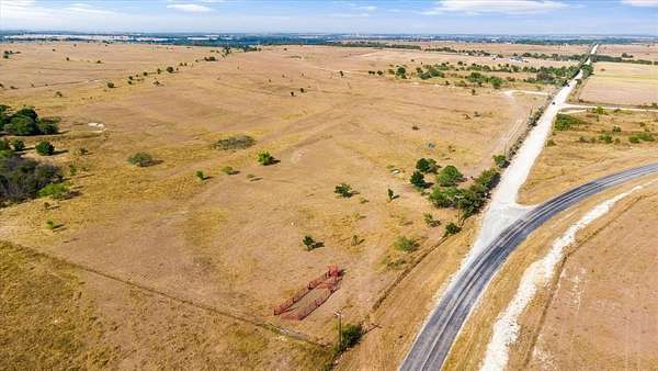 232 Acres of Agricultural Land for Sale in Itasca, Texas