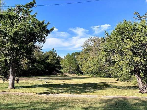 0.5 Acres of Land for Sale in Ladonia, Texas