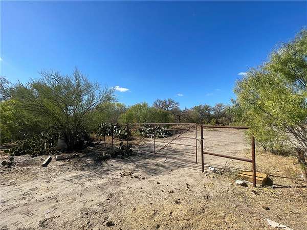 10 Acres of Residential Land for Sale in Christine, Texas