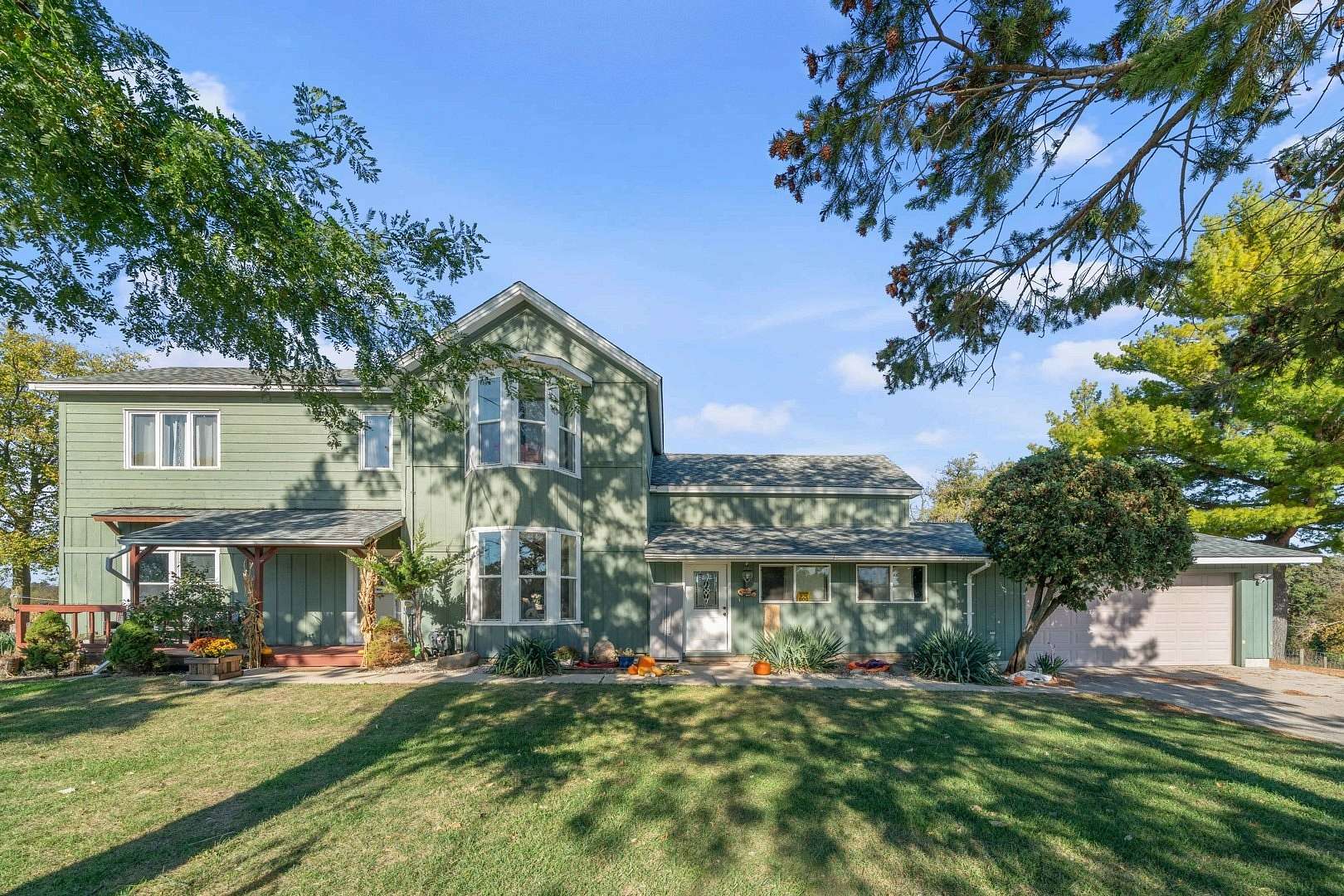 16.5 Acres of Land with Home for Sale in Newark, Illinois