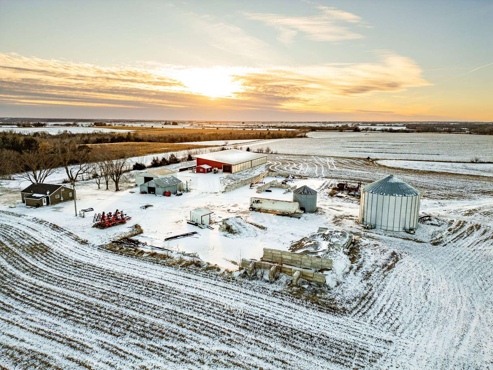 8 Acres of Land with Home for Sale in Centerville, Iowa