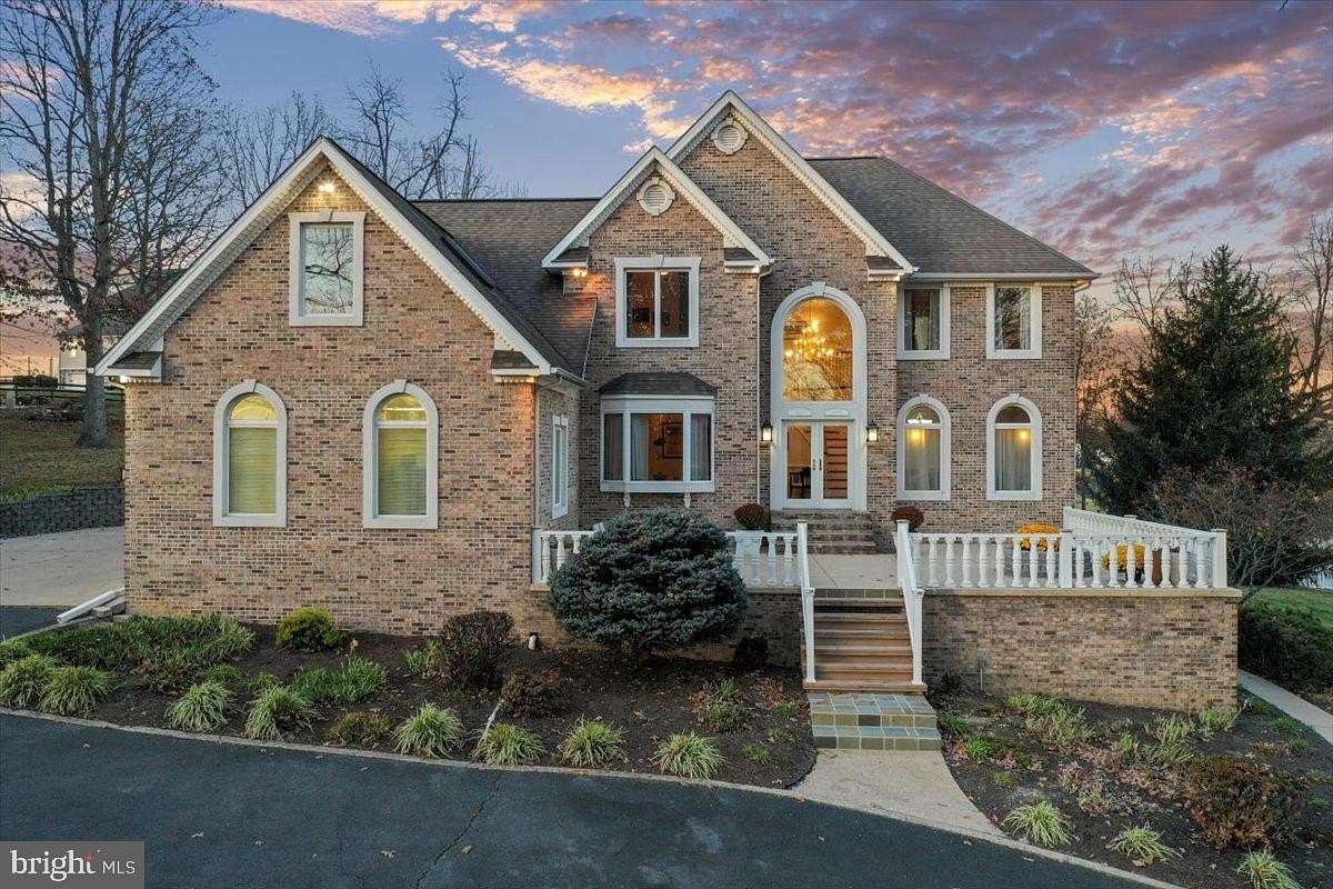 2 Acres of Residential Land with Home for Sale in Luray, Virginia