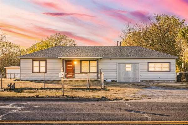 2.62 Acres of Residential Land with Home for Sale in Oklahoma City, Oklahoma