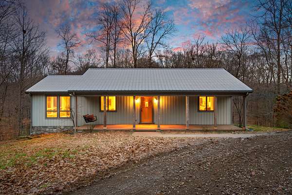 7.35 Acres of Residential Land with Home for Sale in Franklin, Tennessee