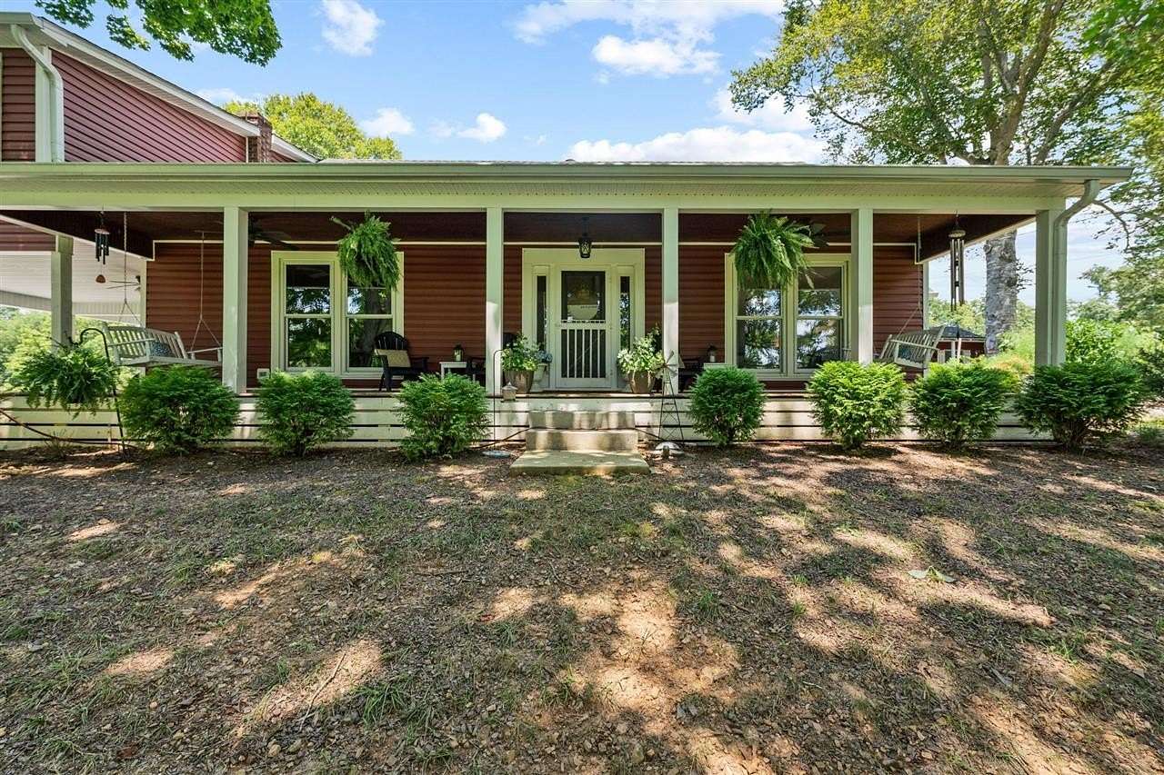 124 Acres of Land with Home for Sale in Franklin, Kentucky