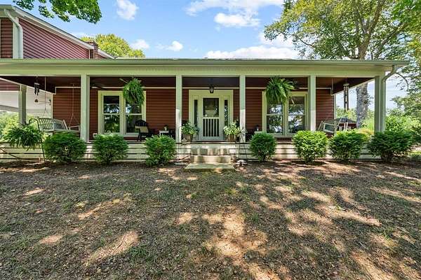 124 Acres of Land with Home for Sale in Franklin, Kentucky