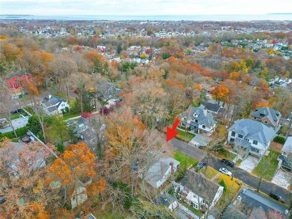 0.09 Acres of Residential Land for Sale in Staten Island, New York