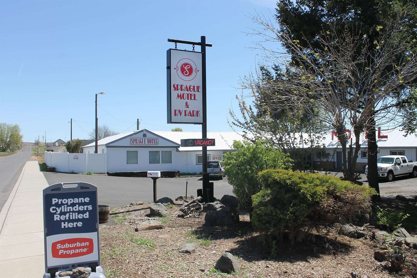 1.56 Acres of Improved Commercial Land for Sale in Sprague, Washington