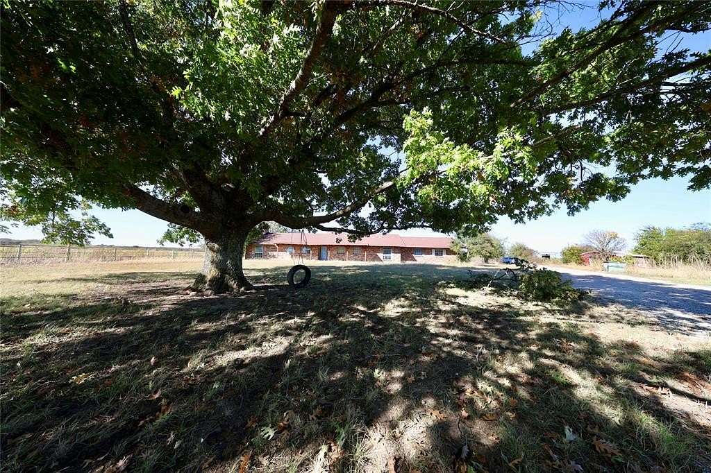 10.5 Acres of Land with Home for Sale in Rio Vista, Texas