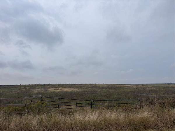 10.7 Acres of Land for Sale in Penelope, Texas