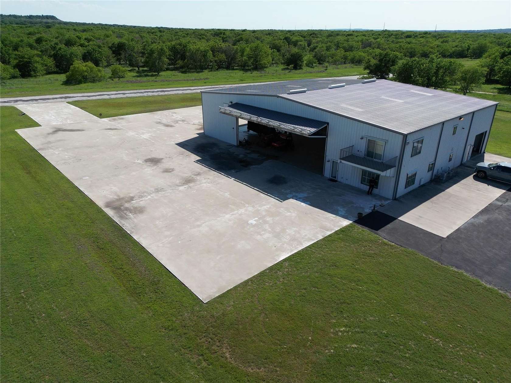4 Acres of Land with Home for Sale in Bridgeport, Texas
