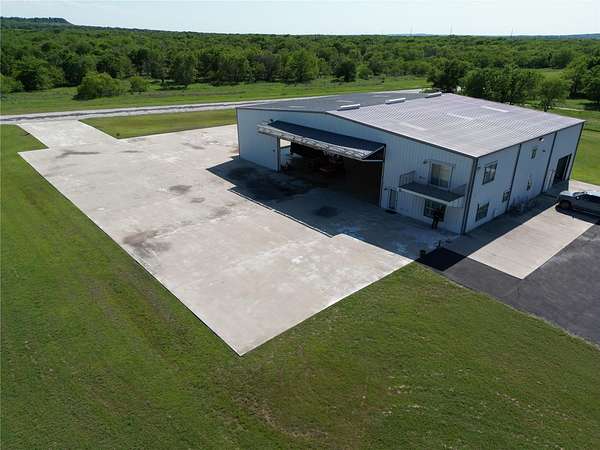 4 Acres of Land with Home for Sale in Bridgeport, Texas