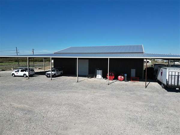 10 Acres of Improved Commercial Land for Sale in Greenville, Texas