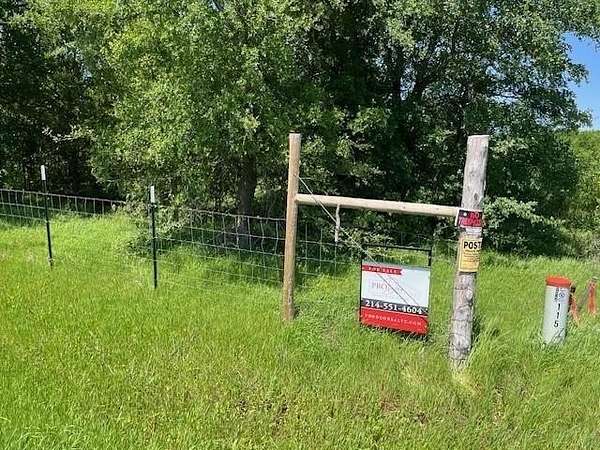 5.24 Acres of Residential Land for Sale in Corsicana, Texas
