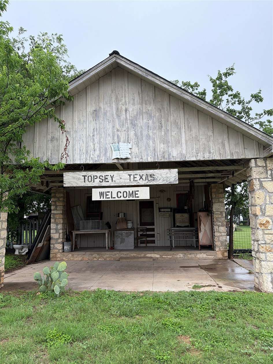 2.56 Acres of Land with Home for Sale in Copperas Cove, Texas