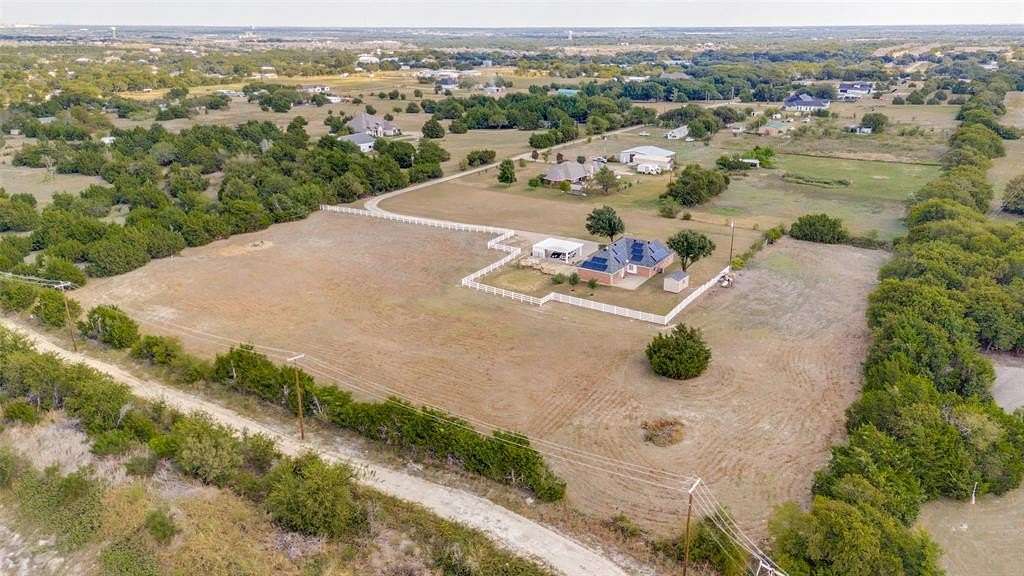 5 Acres of Residential Land with Home for Sale in Midlothian, Texas