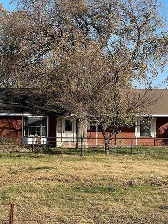 138 Acres of Land with Home for Sale in Sadler, Texas