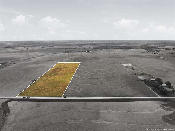 12 Acres of Land for Sale in Abbott, Texas