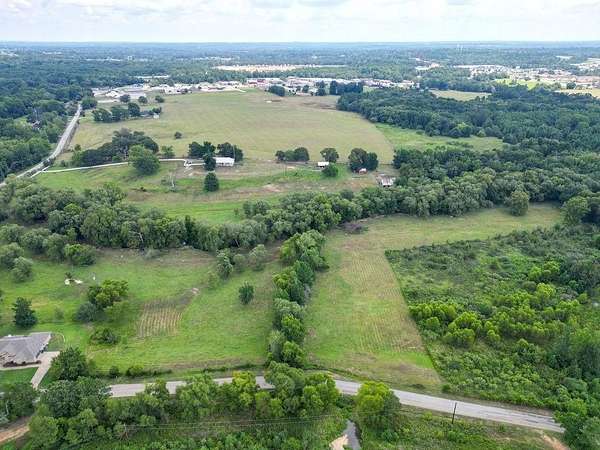 8.65 Acres of Residential Land for Sale in Lindale, Texas