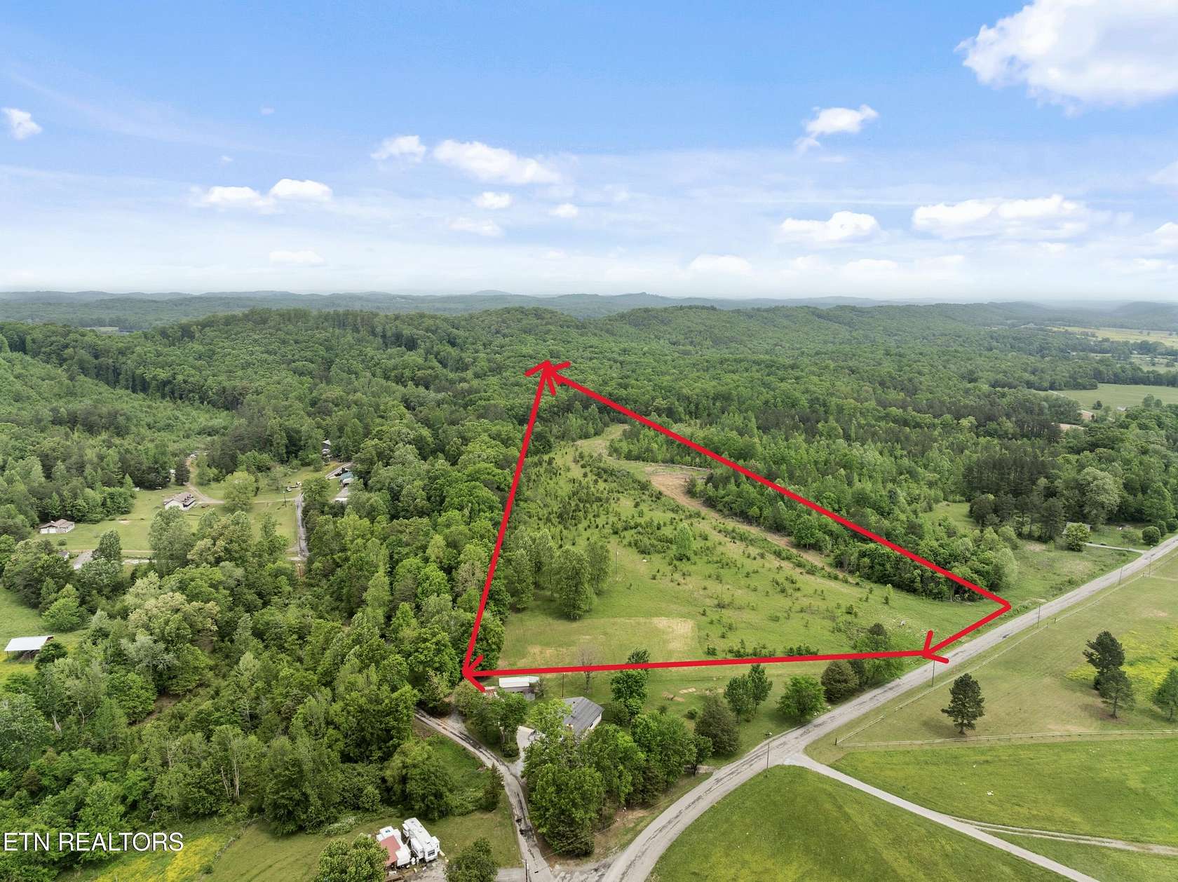 10.5 Acres of Land for Sale in Philadelphia, Tennessee