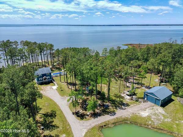 5.6 Acres of Residential Land with Home for Sale in Scranton, North Carolina