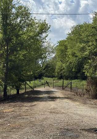 18.2 Acres of Land for Sale in Longview, Texas