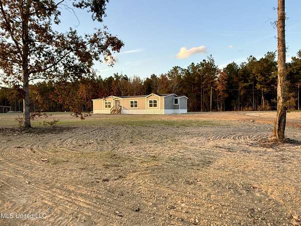 2 Acres of Residential Land with Home for Sale in Bogue Chitto, Mississippi